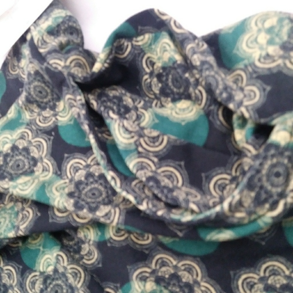 Green Mandala Lularoe Skirt 2x - Picture 7 of 8